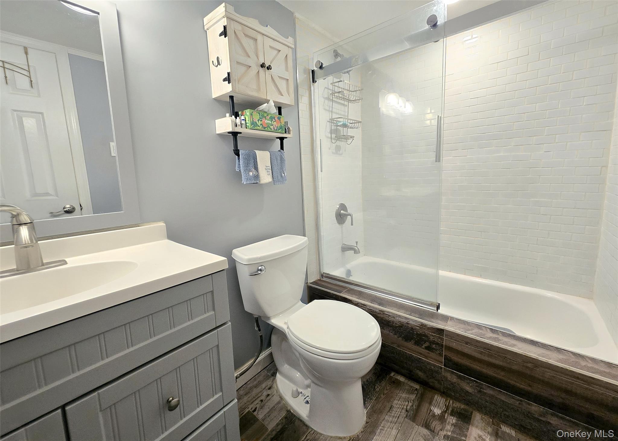 #11 photo, 115 Bailey Court, Middle Island , NY 11953