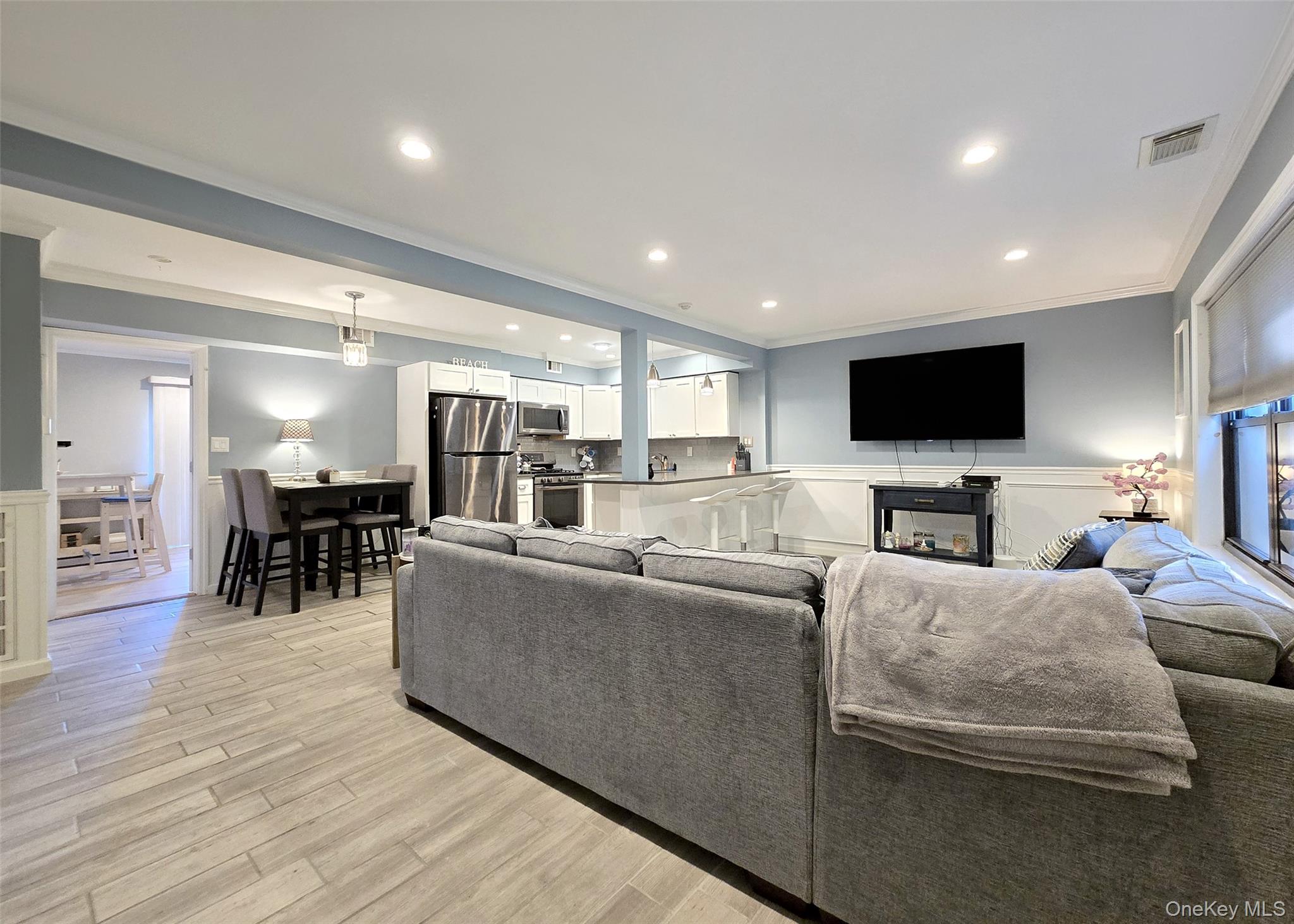 #7 photo, 115 Bailey Court, Middle Island , NY 11953