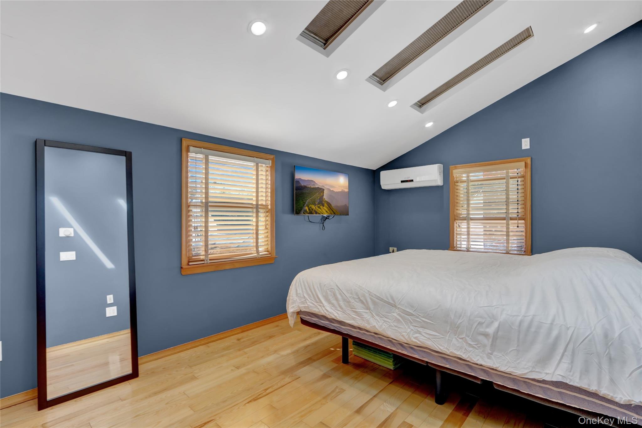 #15 photo, 85-16 250th Street, Bellerose , NY 11426