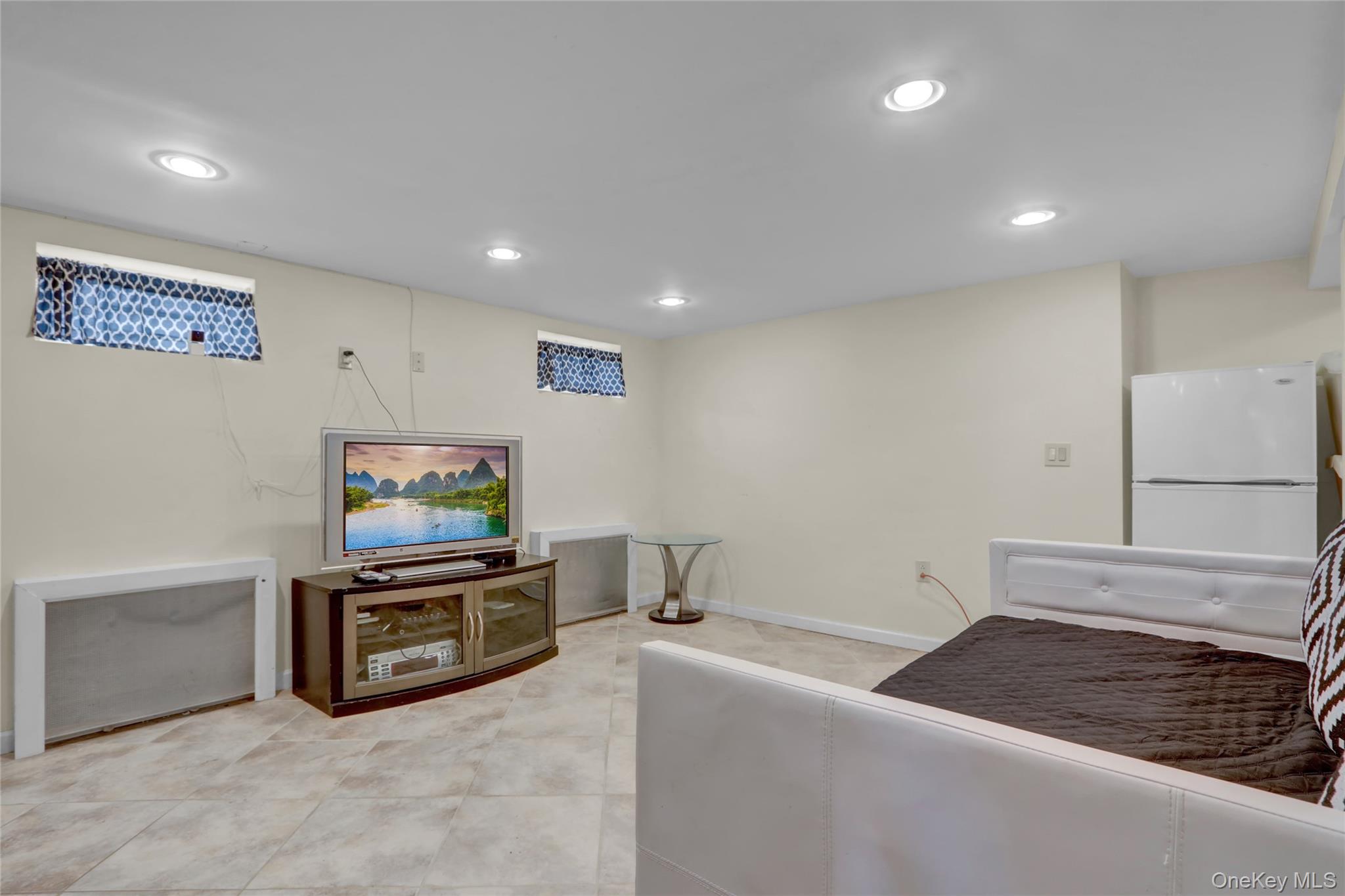 #19 photo, 85-16 250th Street, Bellerose , NY 11426