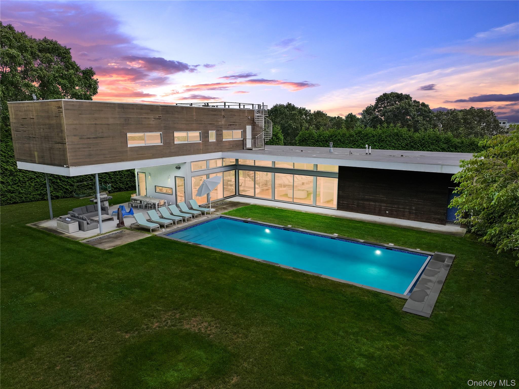 #1 photo, Southampton, Southampton , NY 11968