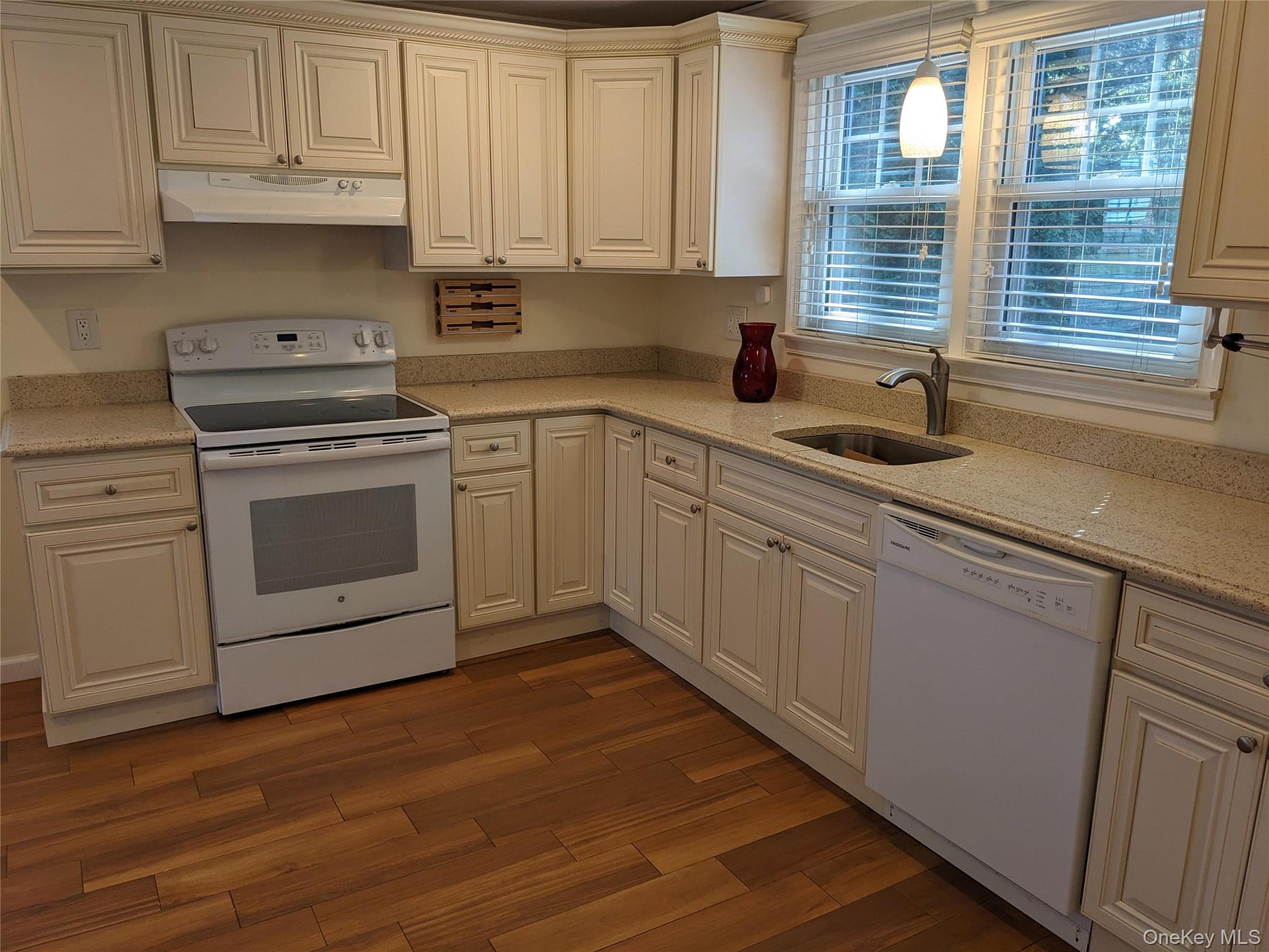 #5 photo, 188 Little East Neck Road, West Babylon , NY 11704