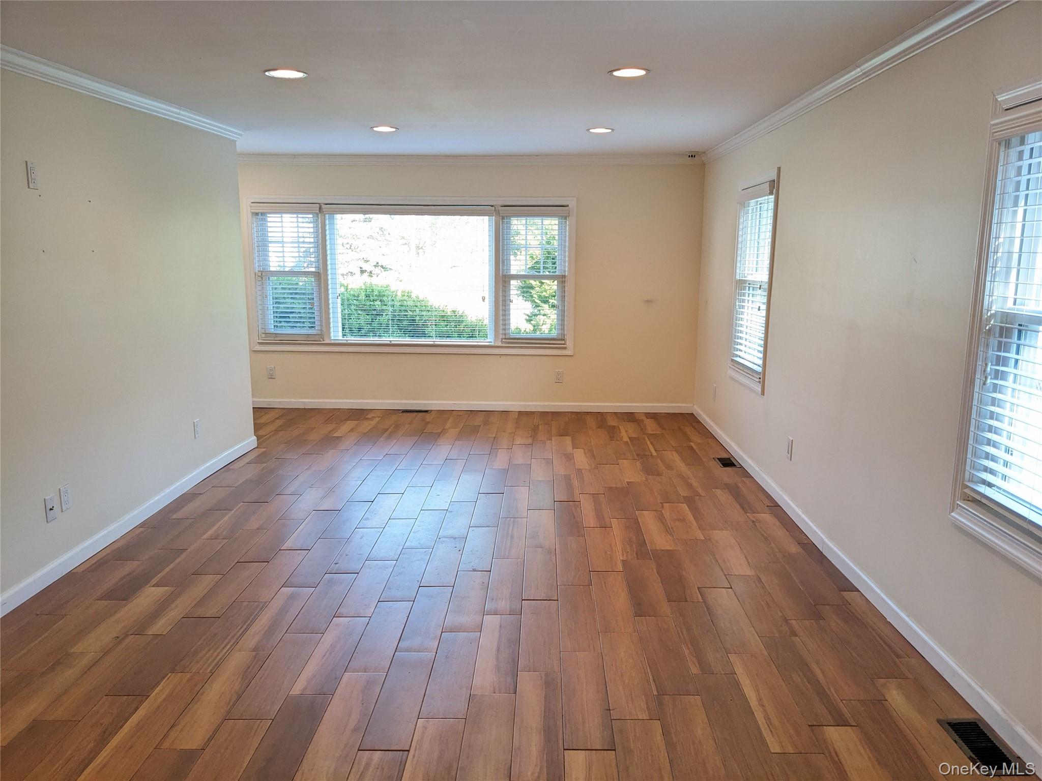 #7 photo, 188 Little East Neck Road, West Babylon , NY 11704