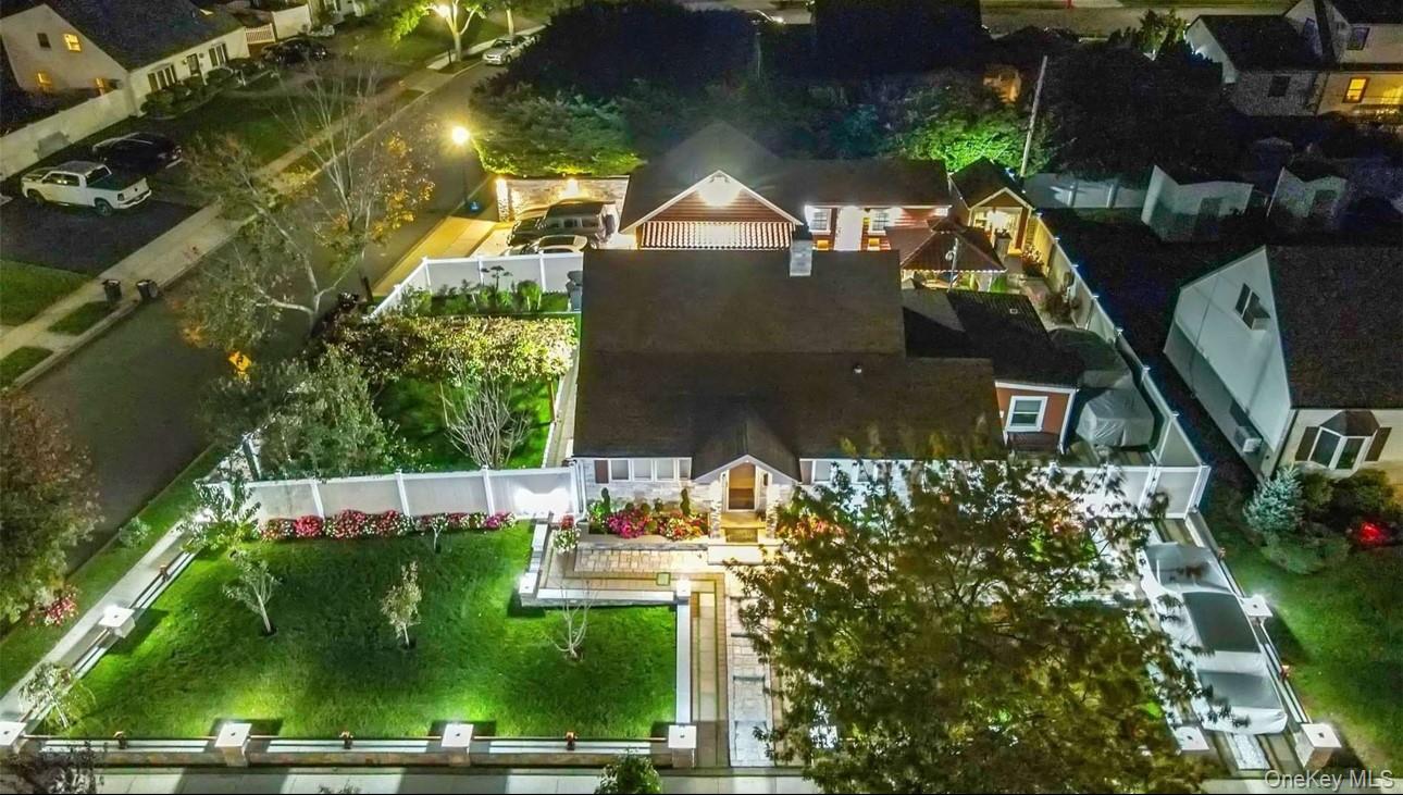 #16 photo, 38 Quarry Lane, Levittown , NY 11756