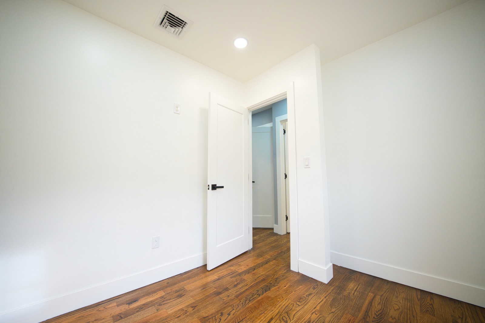 #24 photo, 5218 Avenue M, ブルックリン区 Flatlands , NY 11234