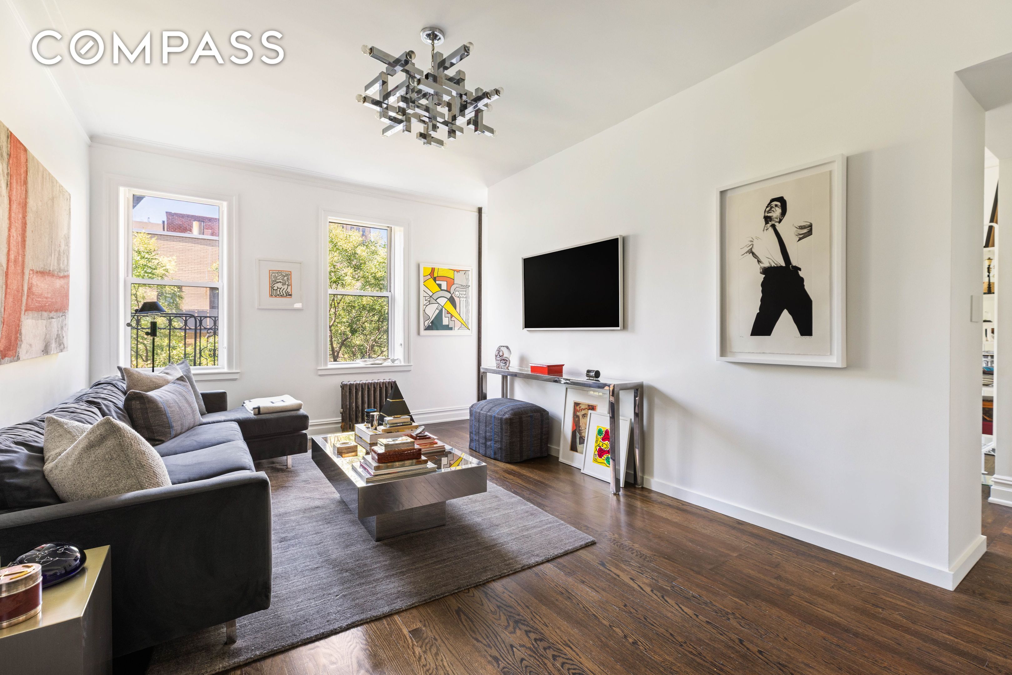 #1 photo, 253 W 16th Street, Chelsea , NY 10011