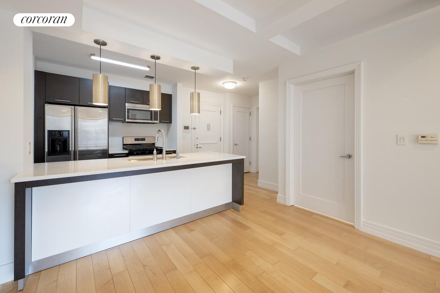 #1 photo, 6405 YELLOWSTONE Boulevard, クイーンズ区 Forest Hills , NY 11375