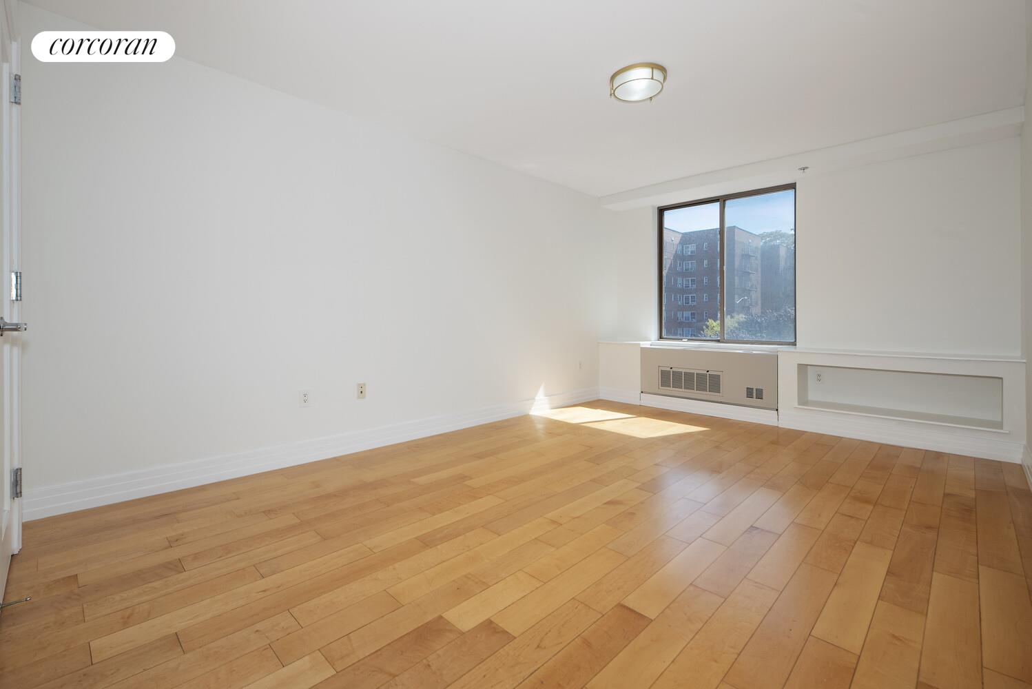 #11 photo, 6405 YELLOWSTONE Boulevard, クイーンズ区 Forest Hills , NY 11375