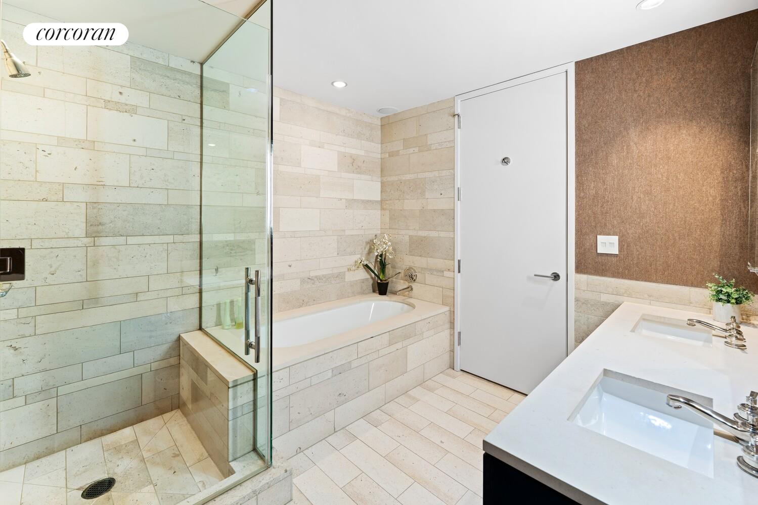 #8 photo, 450 E 83RD Street, マンハッタン Yorkville , NY 10028