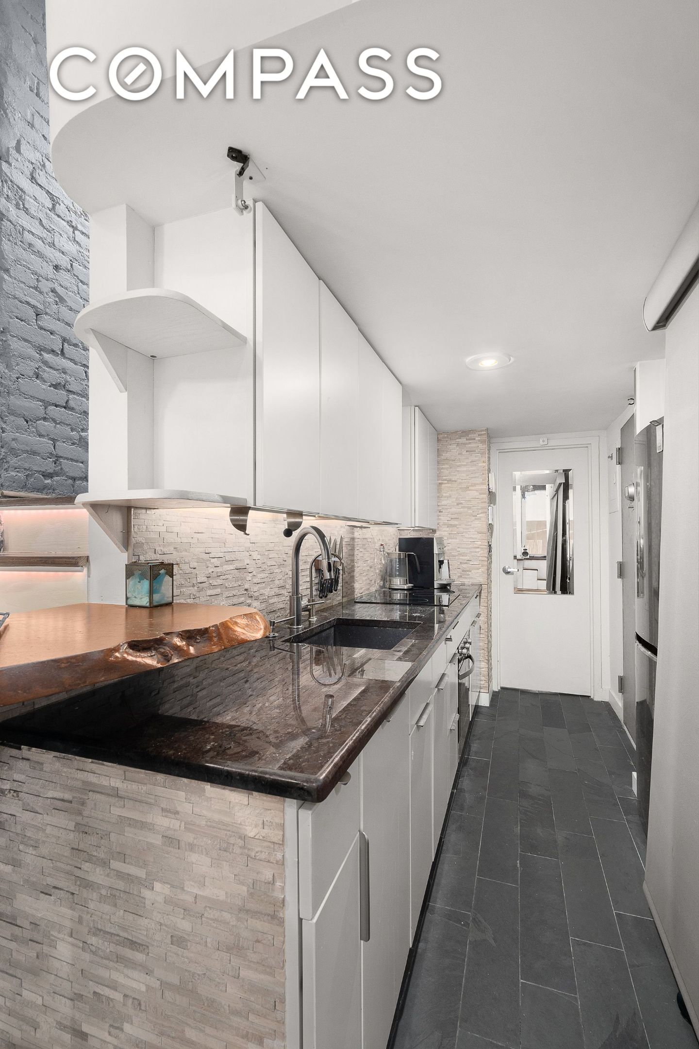 #3 photo, 185 E 2nd Street, East Village , NY 10009