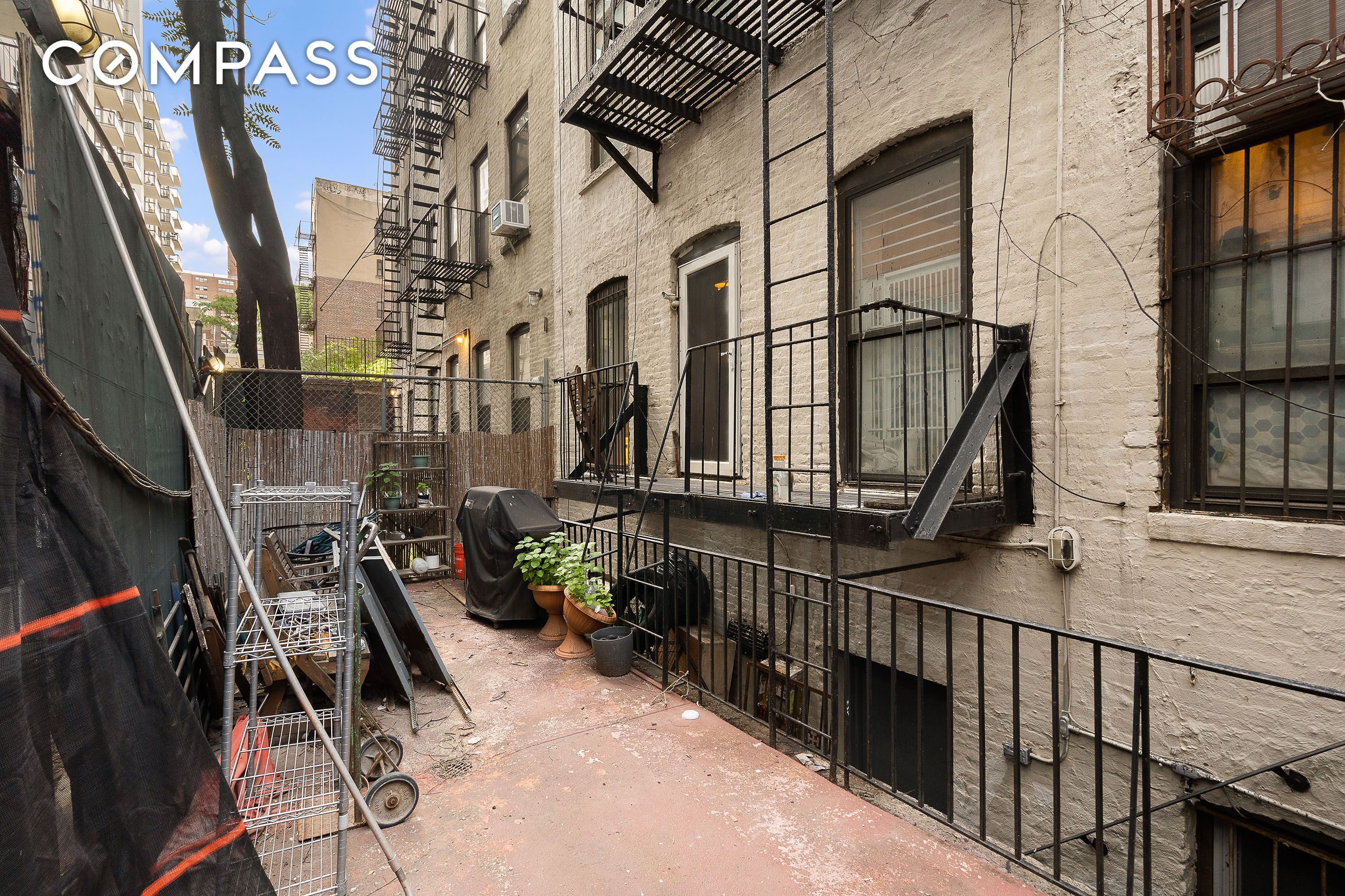 #4 photo, 185 E 2nd Street, East Village , NY 10009