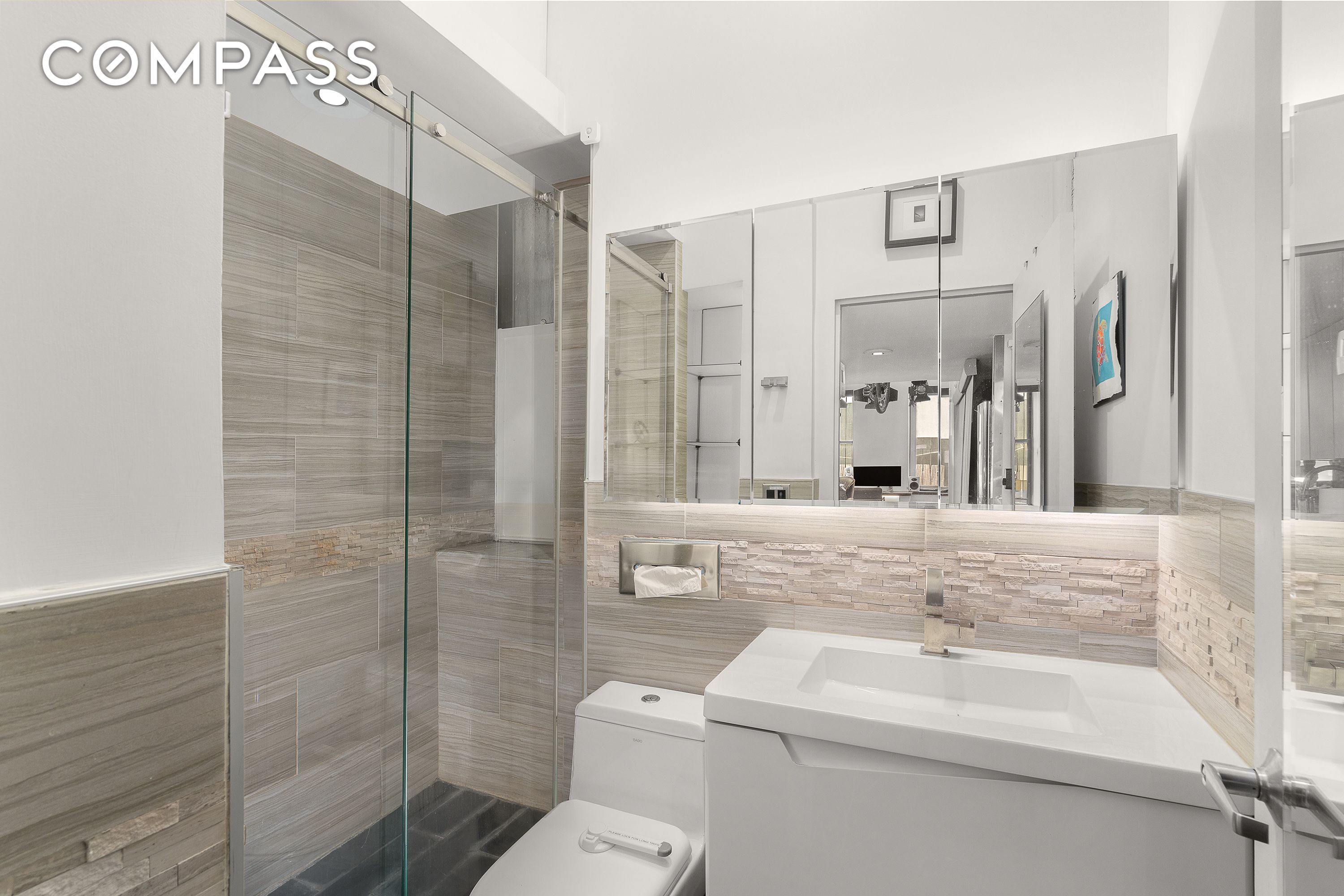 #6 photo, 185 E 2nd Street, East Village , NY 10009