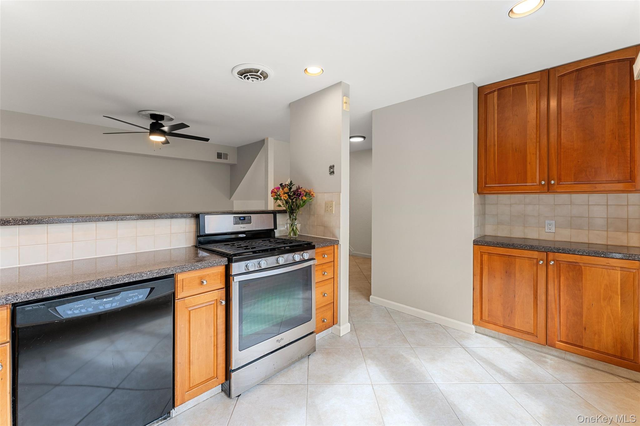 #6 photo, 11 Jackson Avenue, Scarsdale , NY 10583