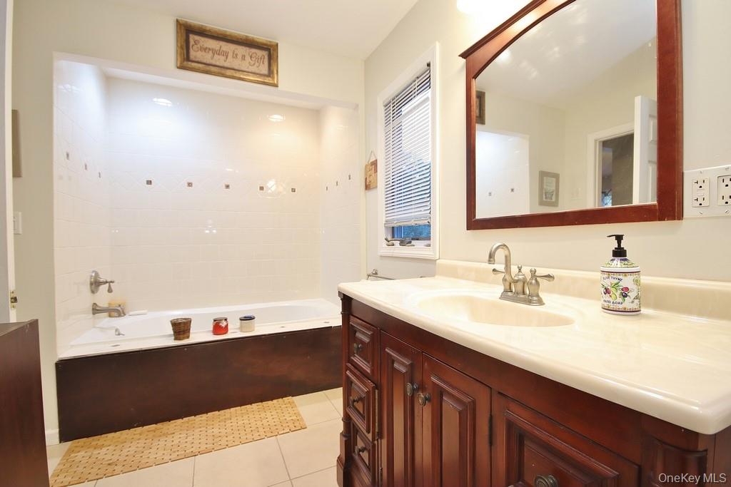 #20 photo, 22 Richmond Place, Cortlandt Manor , NY 10567