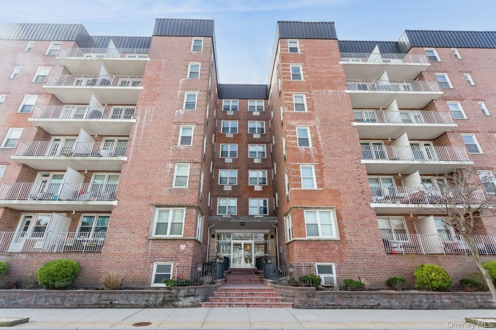 #19 photo, 210 E Broadway, Long Beach , NY 11561