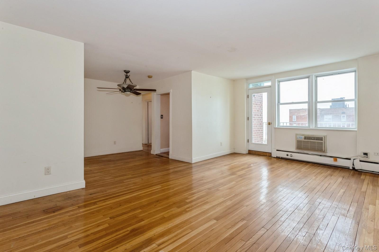 #5 photo, 210 E Broadway, Long Beach , NY 11561