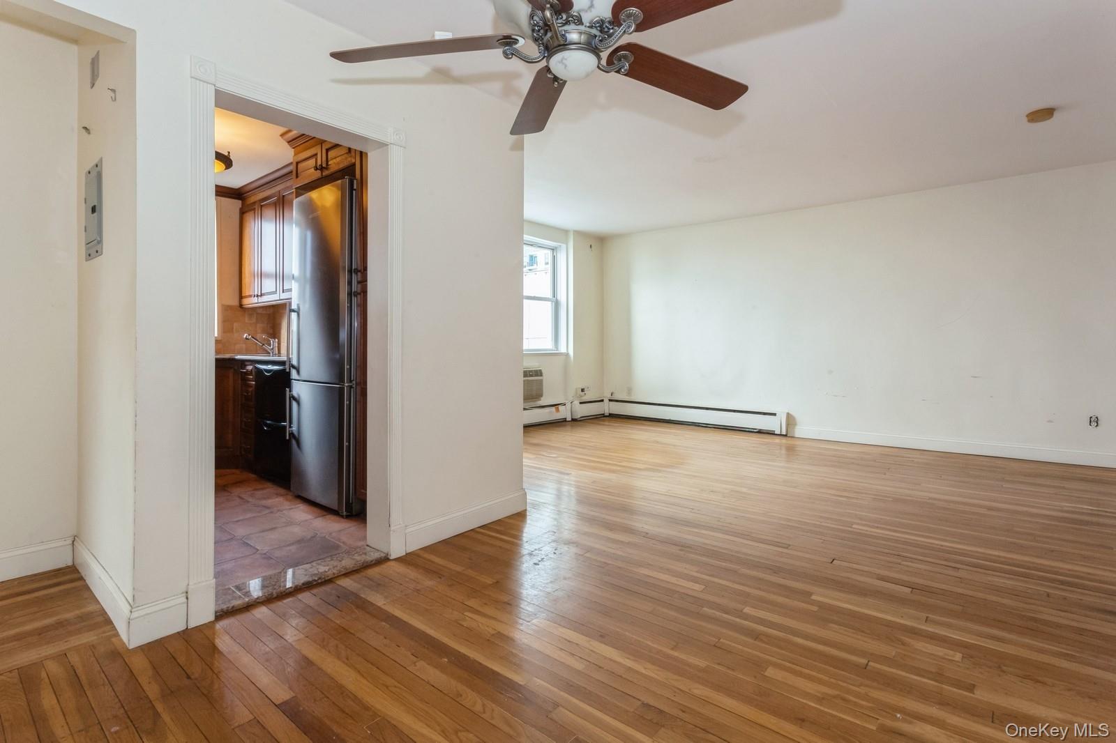 #7 photo, 210 E Broadway, Long Beach , NY 11561