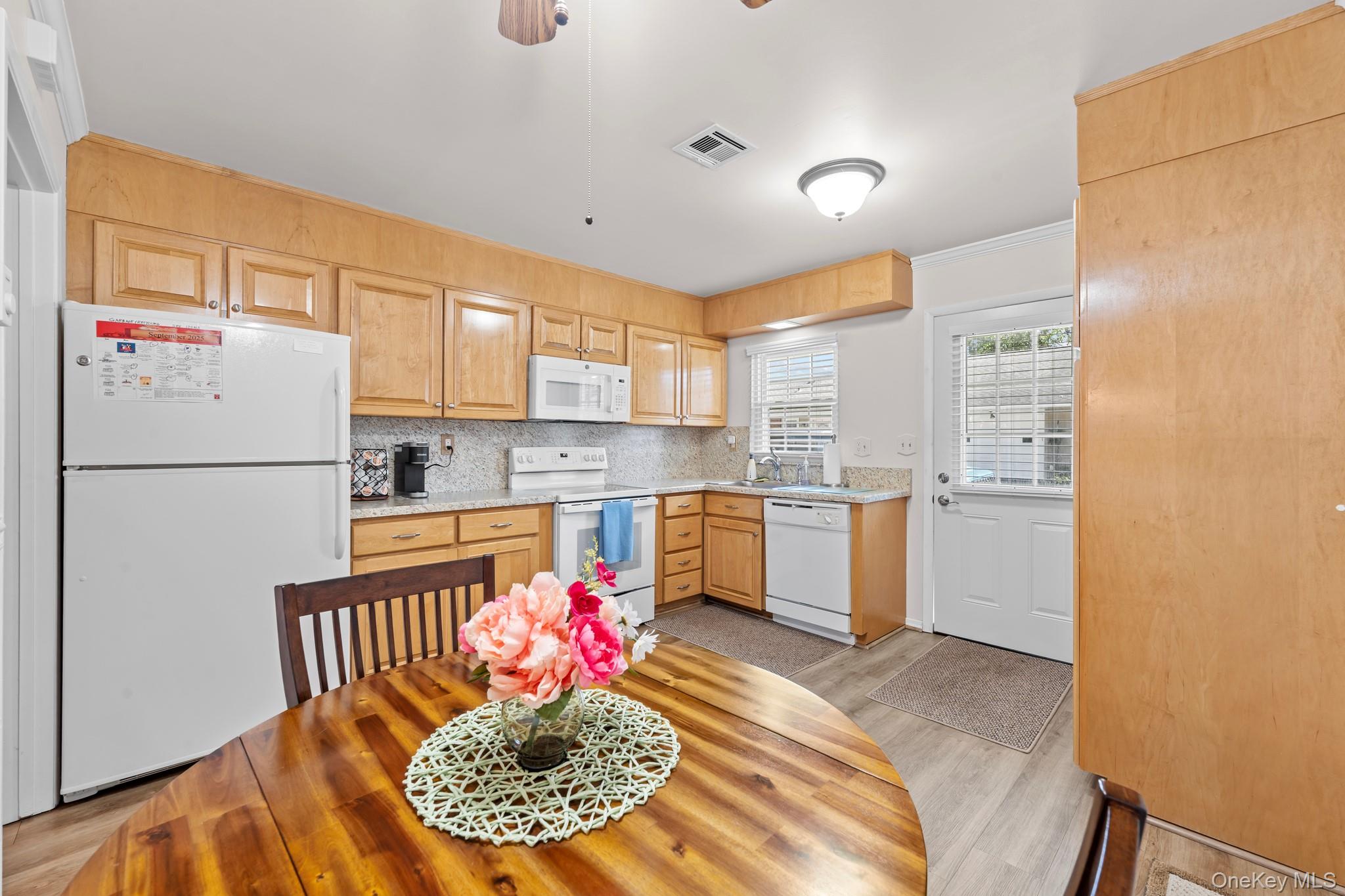 #5 photo, 46 Trent Court, サフォーク郡 Ridge , NY 11961