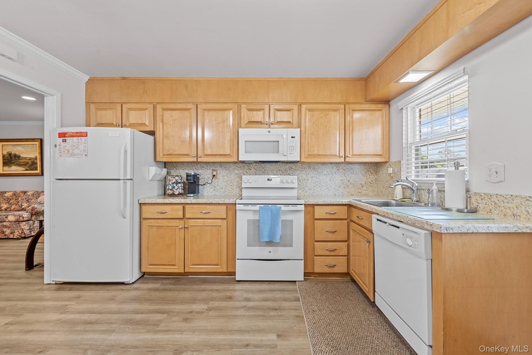 #6 photo, 46 Trent Court, サフォーク郡 Ridge , NY 11961