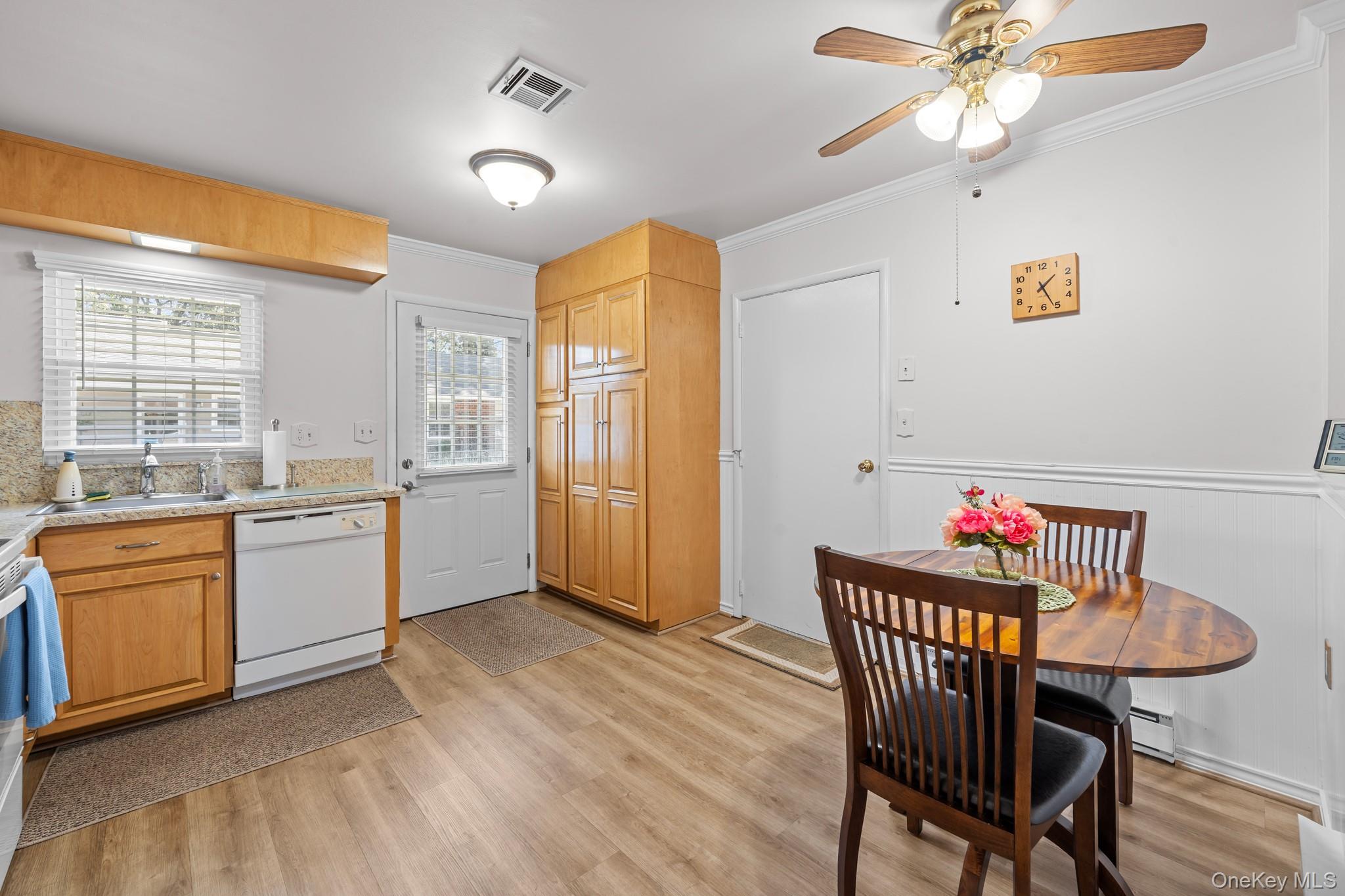 #8 photo, 46 Trent Court, サフォーク郡 Ridge , NY 11961