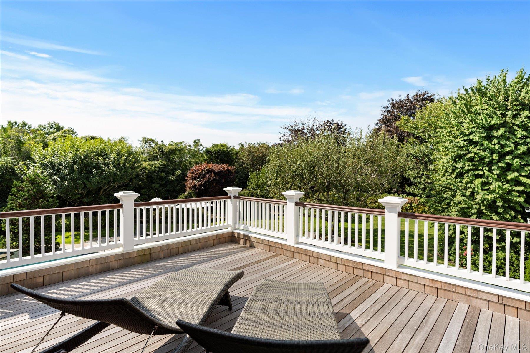 #19 photo, 231 Flying Point Road, Southampton , NY 11968