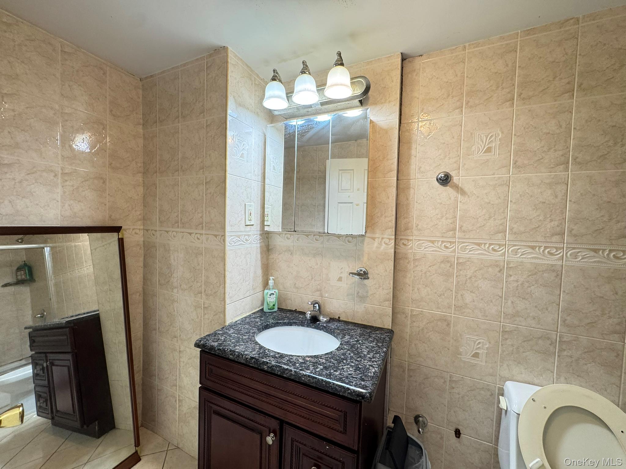 #12 photo, 108-13 37th Avenue, クイーンズ区 Corona , NY 11368