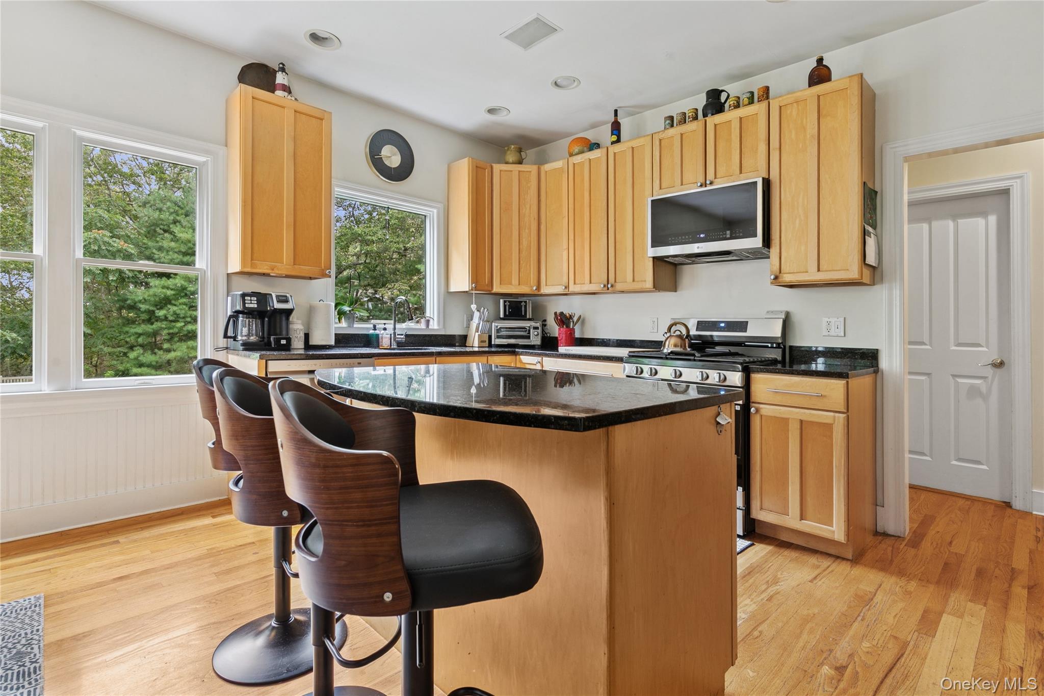 #15 photo, 20 HOWARD ST, East Hampton , NY 11937