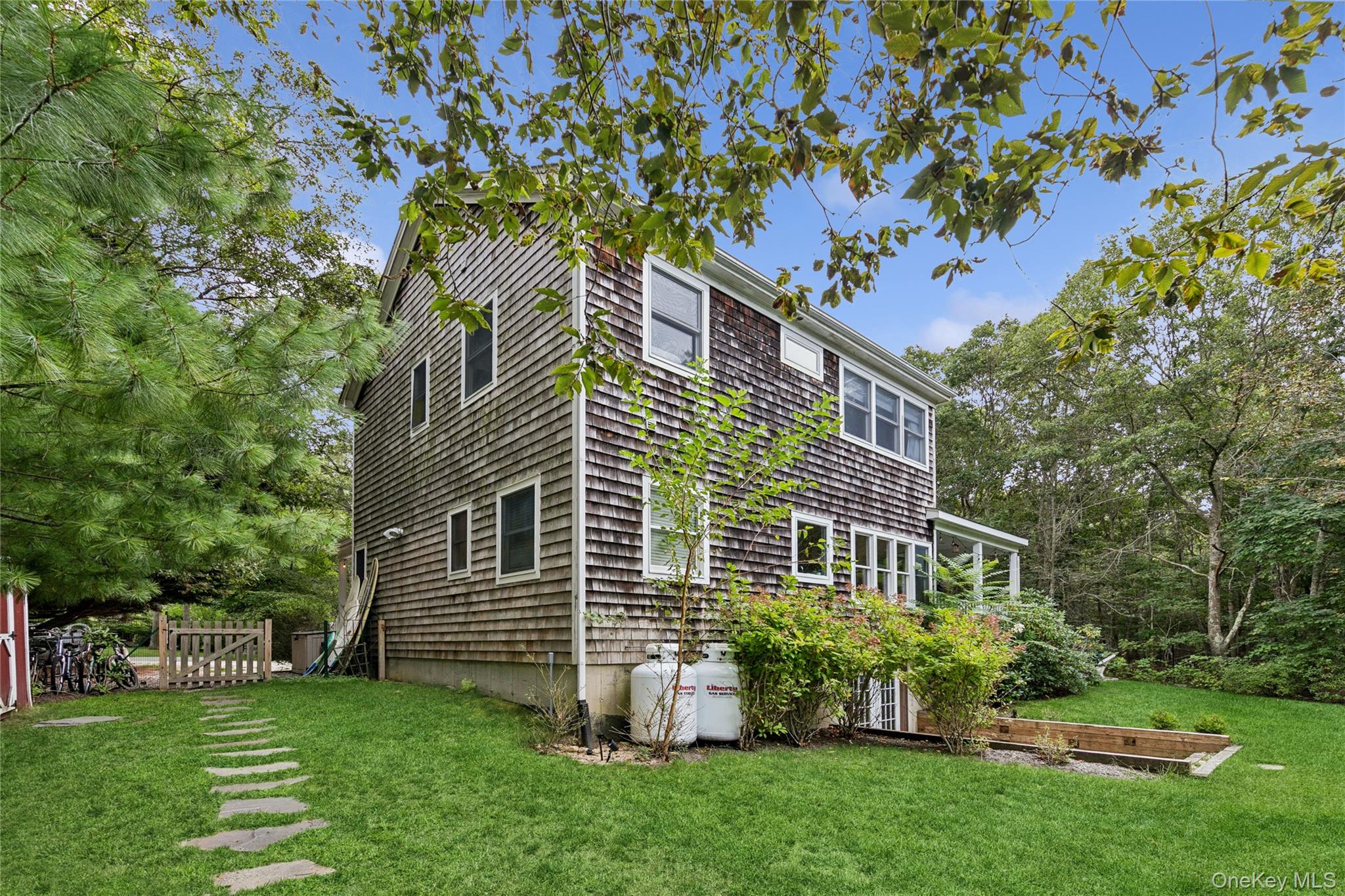 #6 photo, 20 HOWARD ST, East Hampton , NY 11937