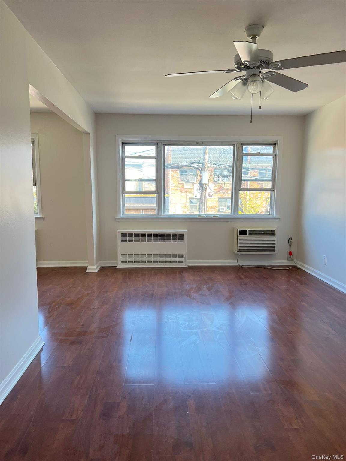 #1 photo, 40-10 102 Street, कोरोना Corona , NY 11368