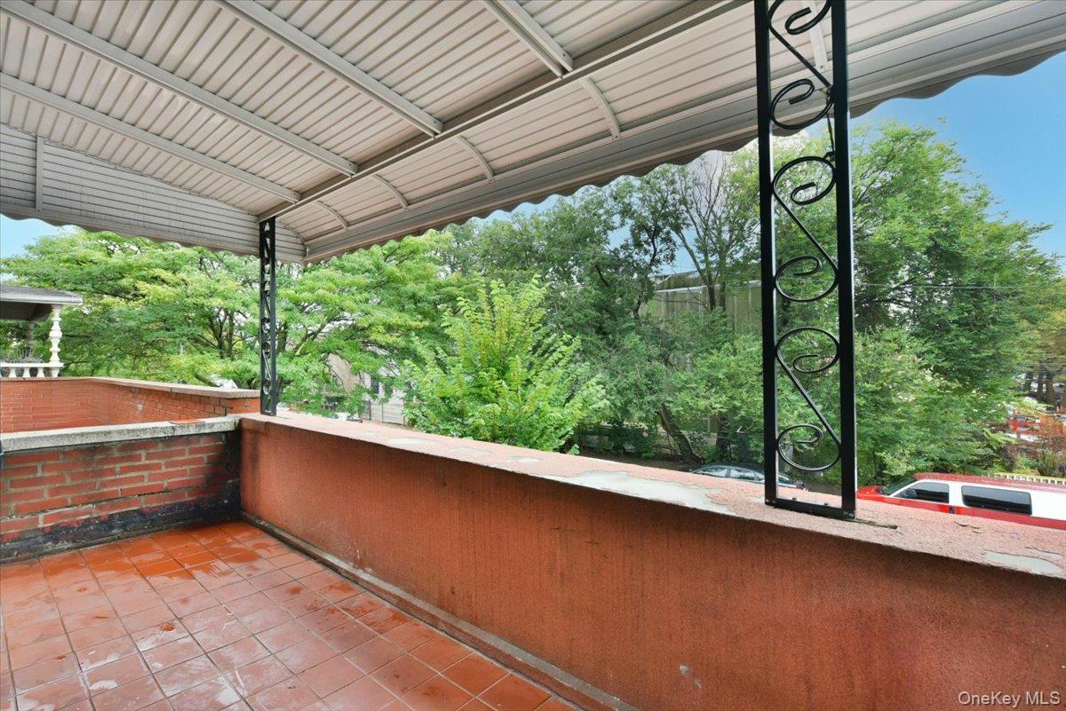 #18 photo, 121 Riverdale Avenue, Brooklyn , NY 11212