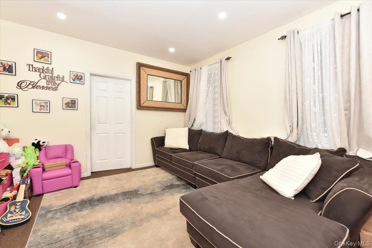 #4 photo, 121 Riverdale Avenue, Brooklyn , NY 11212