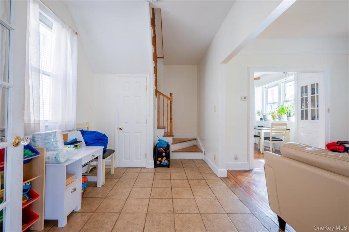 #11 photo, 88-19 247 Street, कुईंस Bellerose , NY 11426