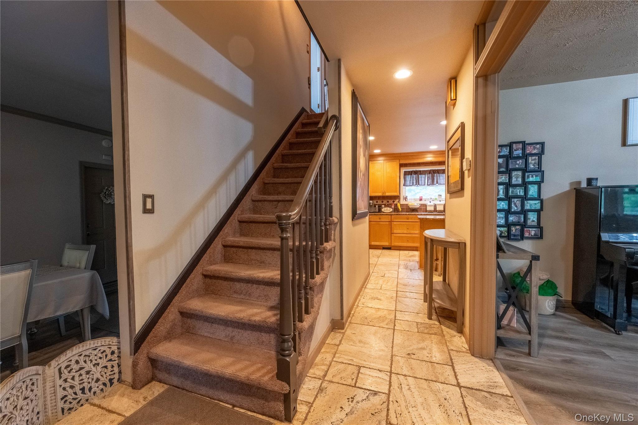 #12 photo, 21 Locust Avenue, サフォーク郡 Medford , NY 11763