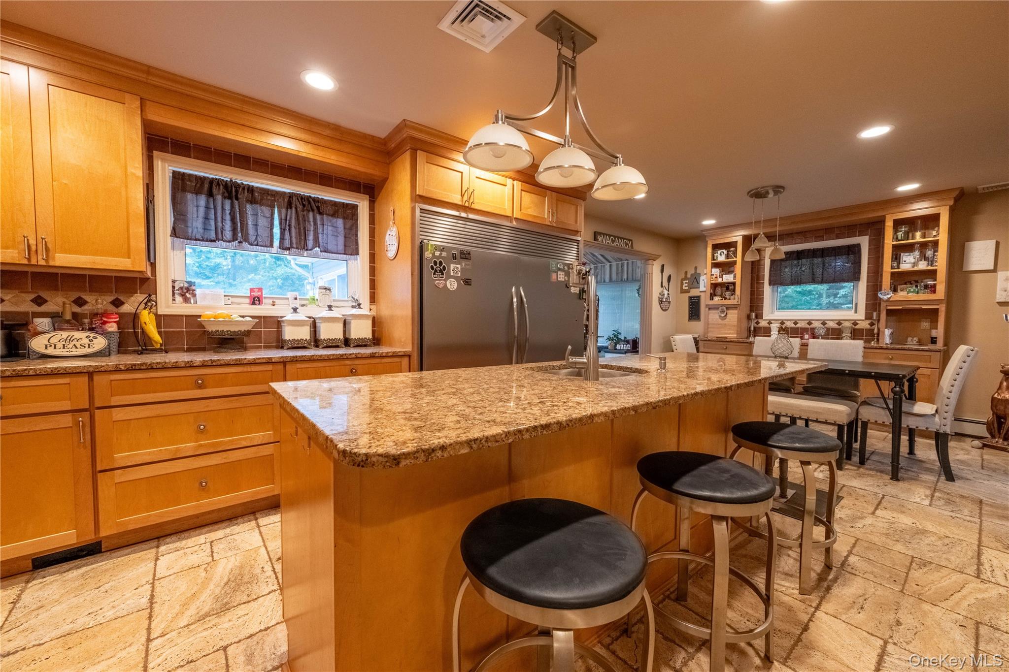 #18 photo, 21 Locust Avenue, サフォーク郡 Medford , NY 11763