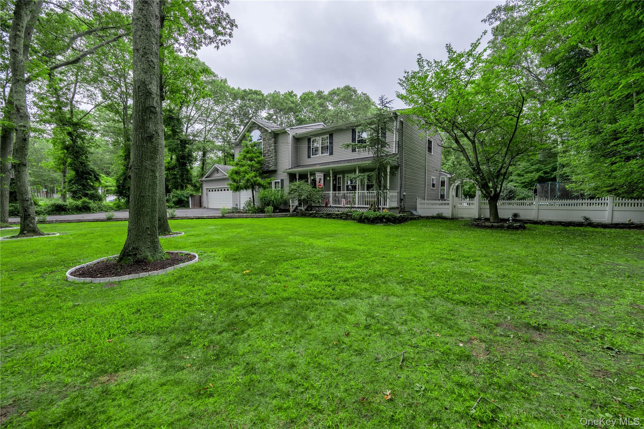 #2 photo, 21 Locust Avenue, サフォーク郡 Medford , NY 11763