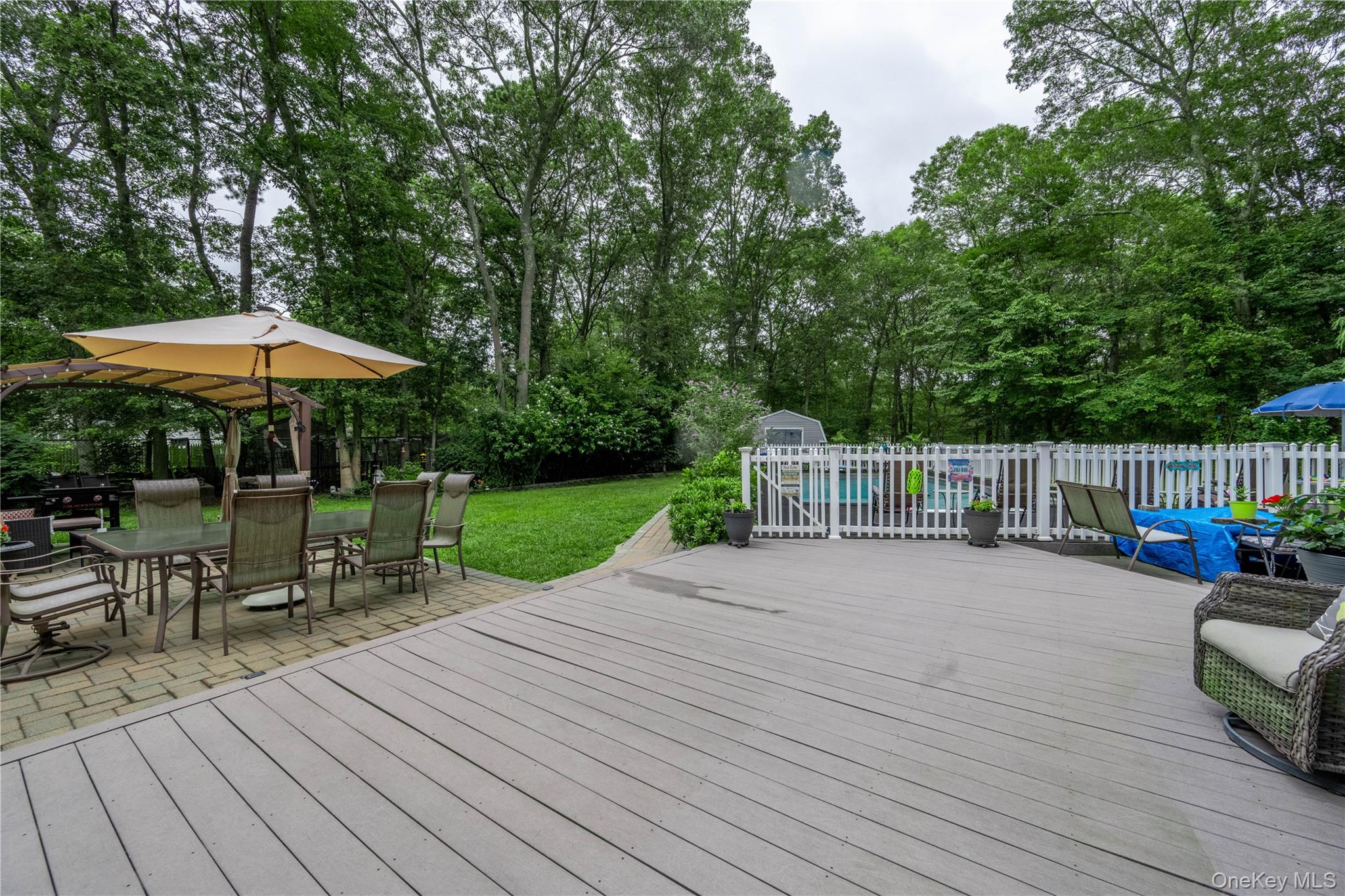 #6 photo, 21 Locust Avenue, サフォーク郡 Medford , NY 11763