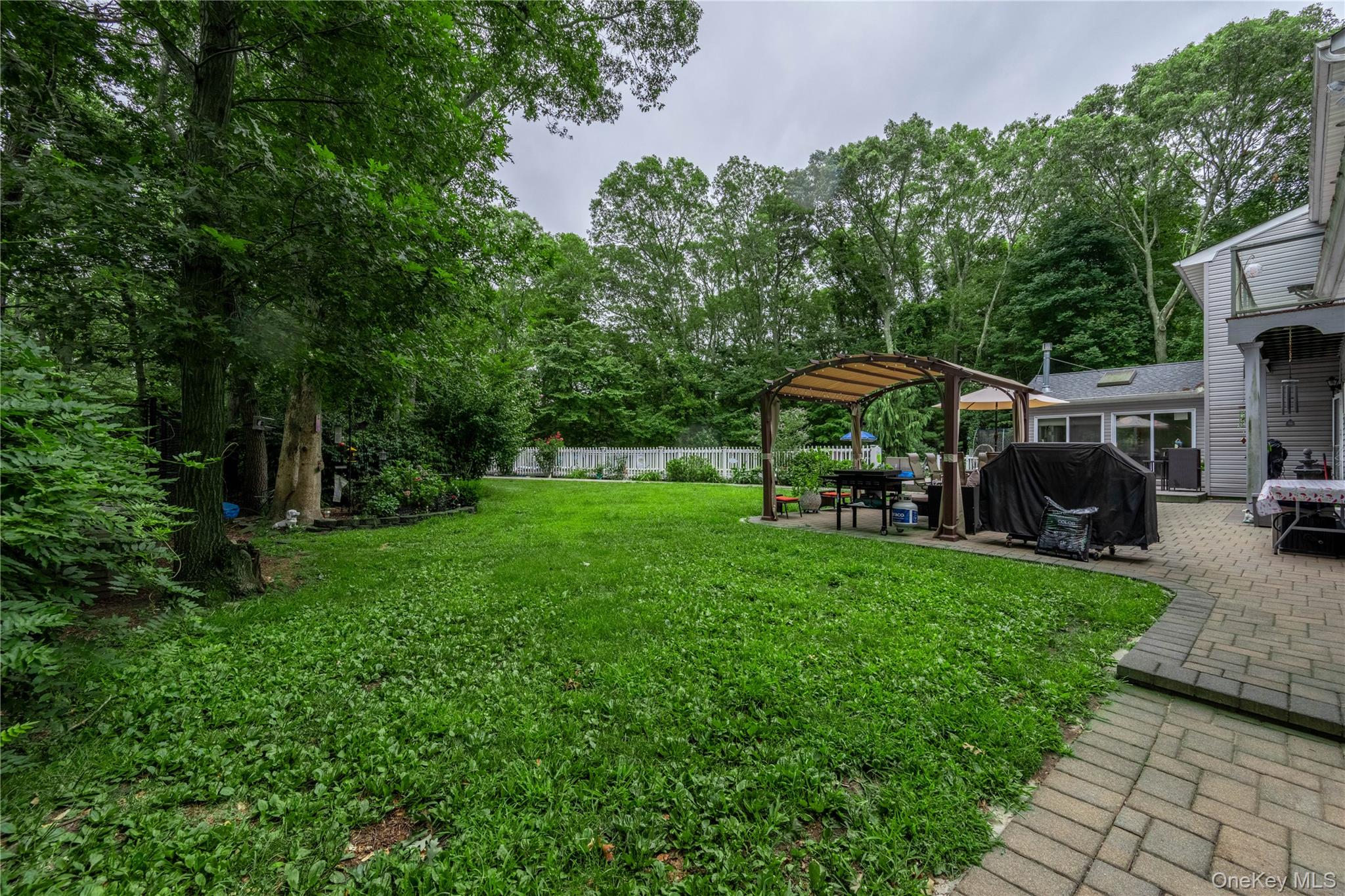 #7 photo, 21 Locust Avenue, サフォーク郡 Medford , NY 11763