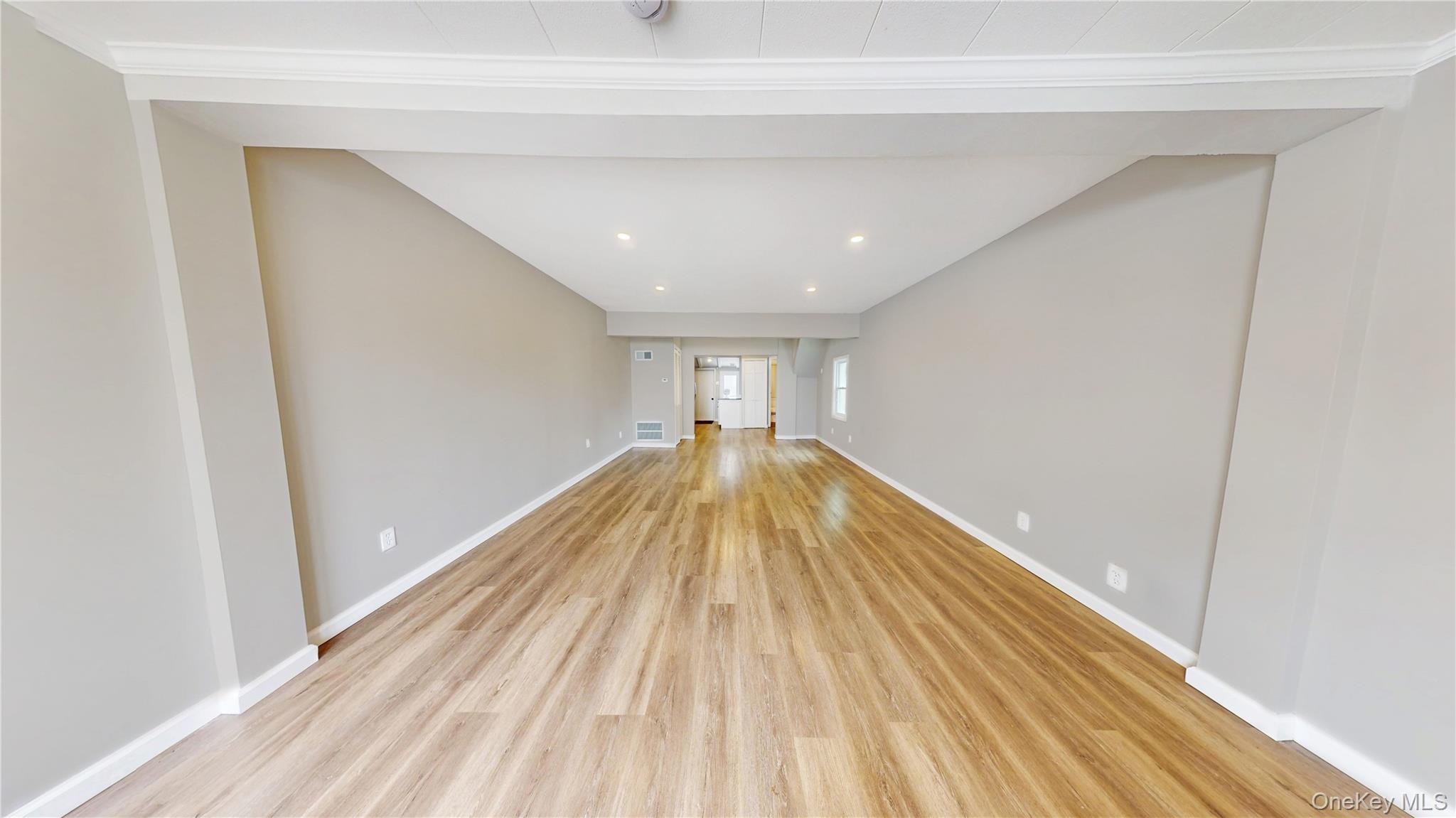 #4 photo, 99-48 1st Street, クイーンズ区 Howard Beach , NY 11414