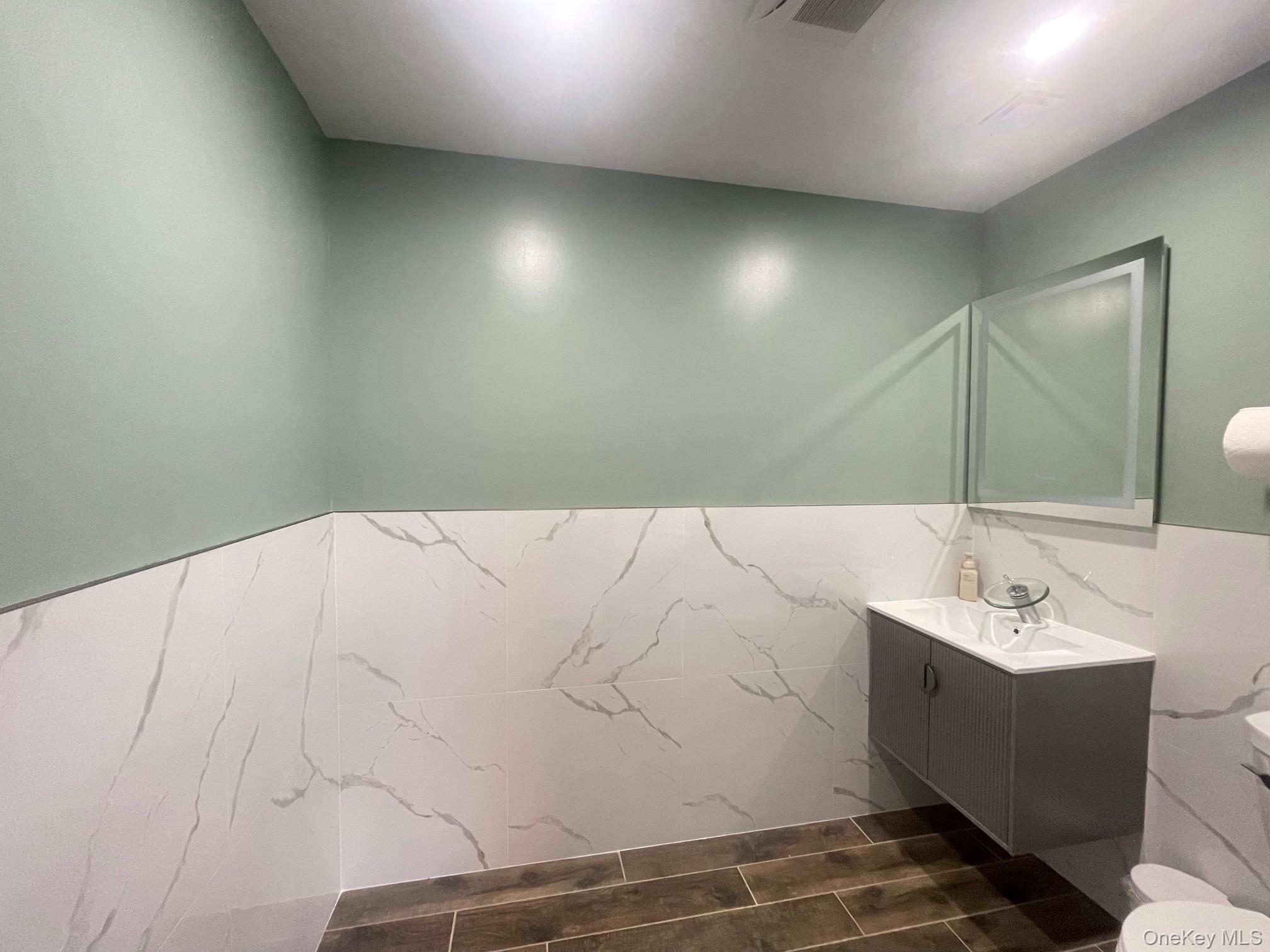 #11 photo, 265 Jericho Turnpike, Floral Park , NY 11001