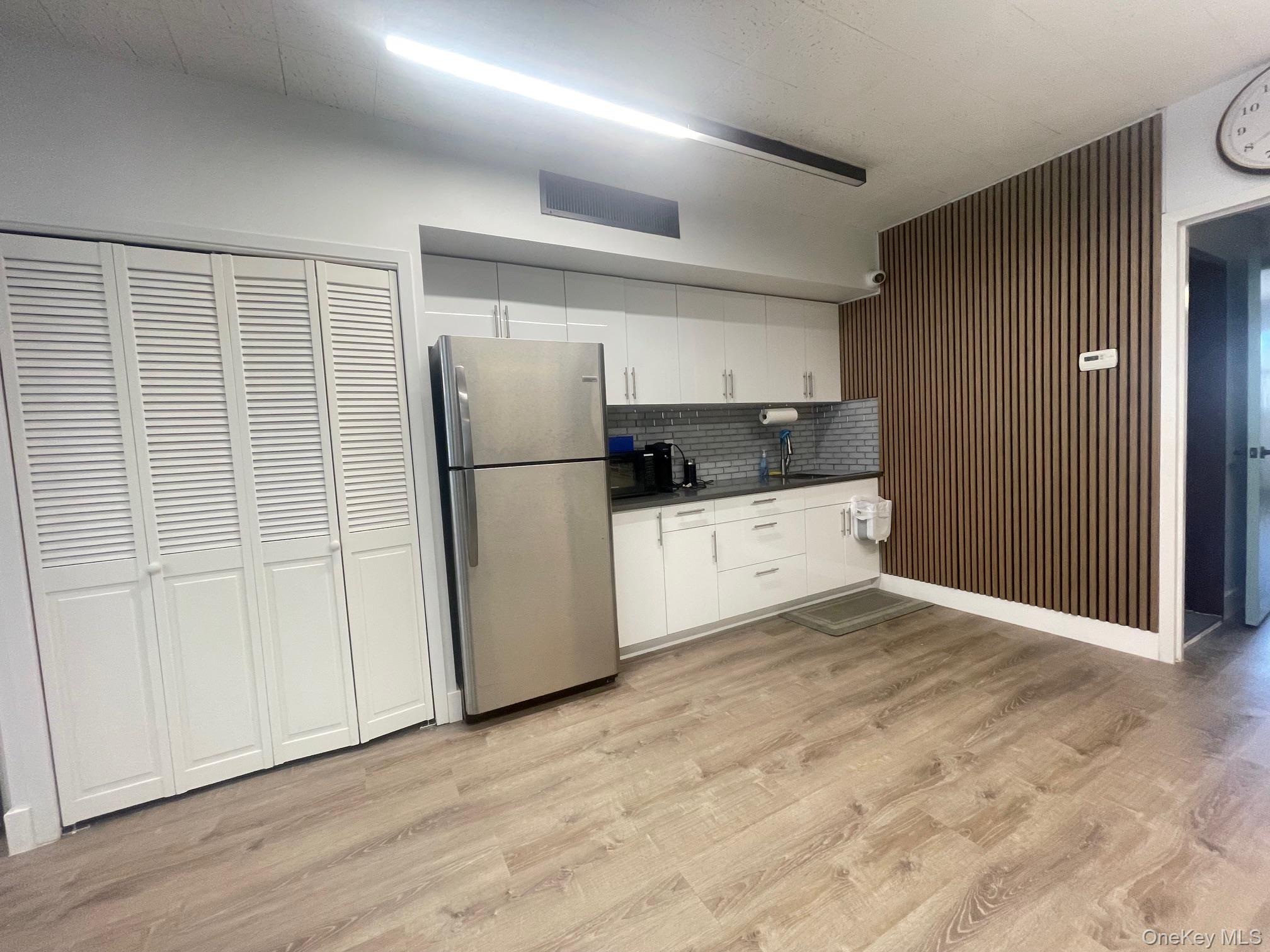 #9 photo, 265 Jericho Turnpike, Floral Park , NY 11001