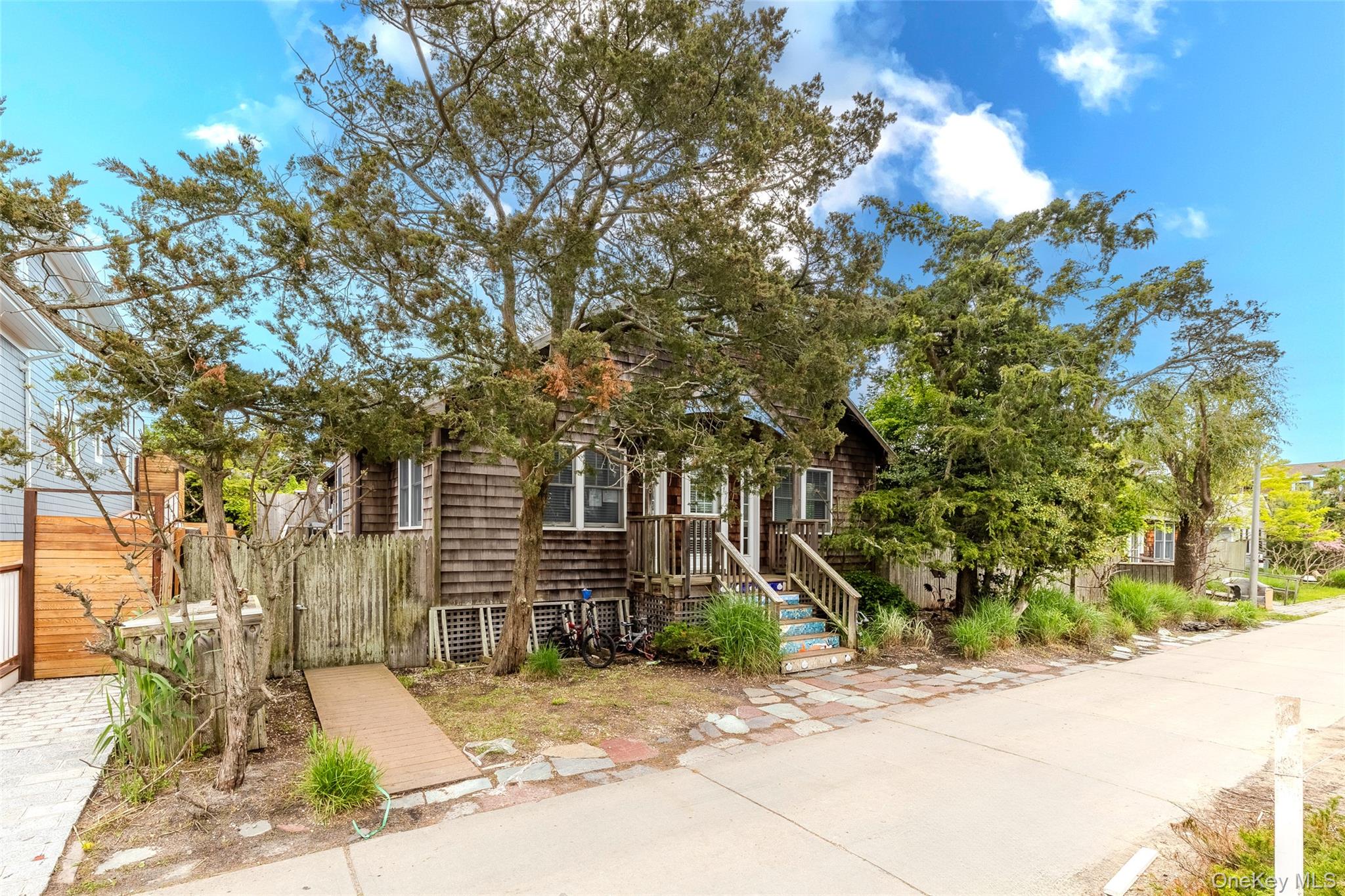 #1 photo, 748 Ocean Breeze, サフォーク郡 Ocean Beach , NY 11770