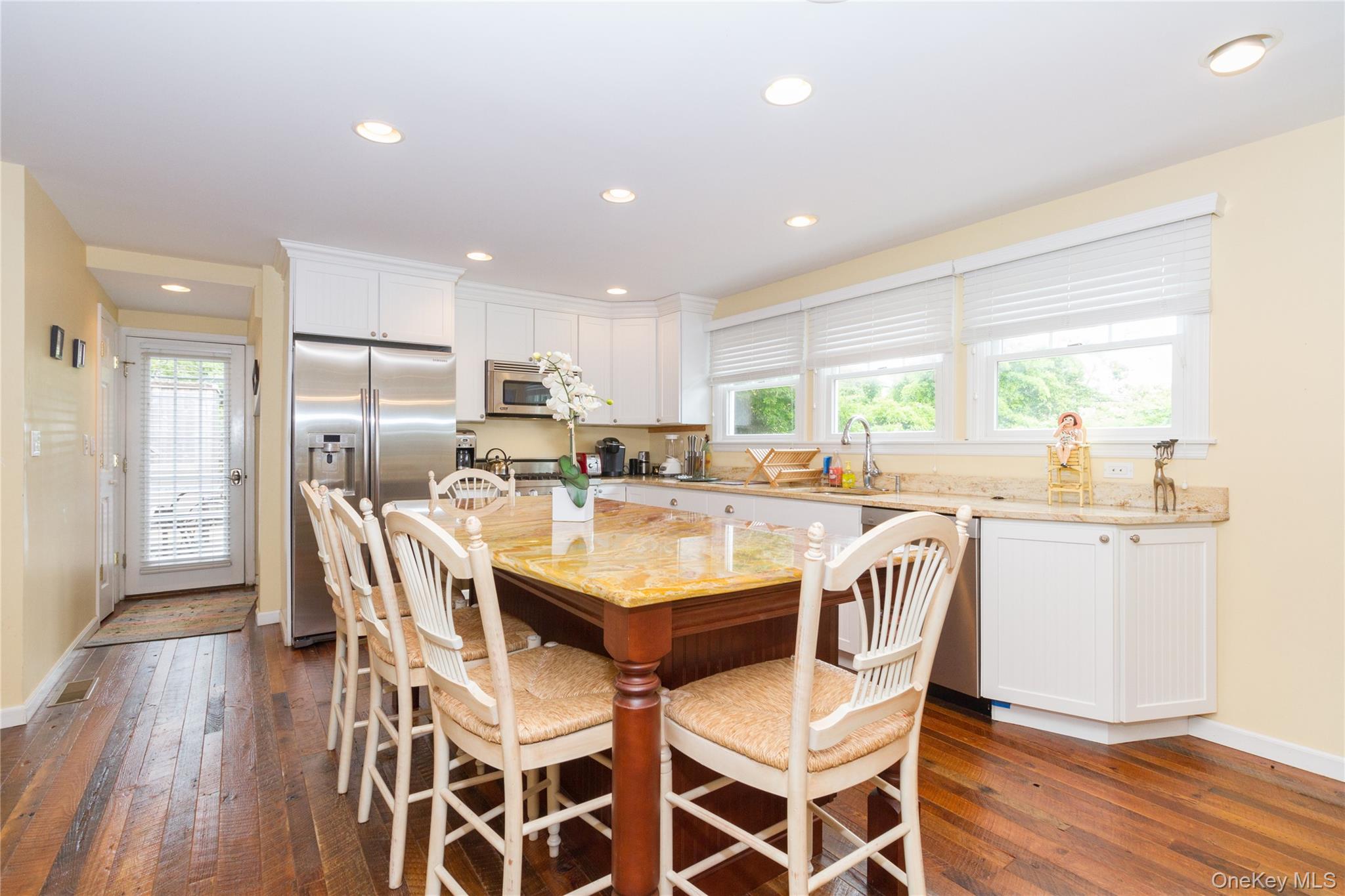 #6 photo, 748 Ocean Breeze, サフォーク郡 Ocean Beach , NY 11770