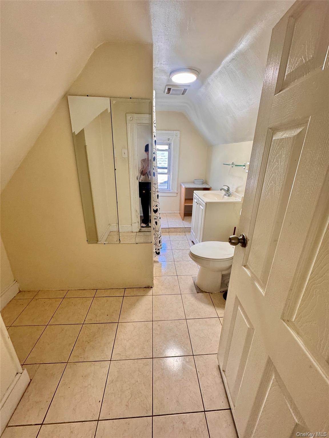 #18 photo, 85-05 91 St, Woodhaven , NY 11421