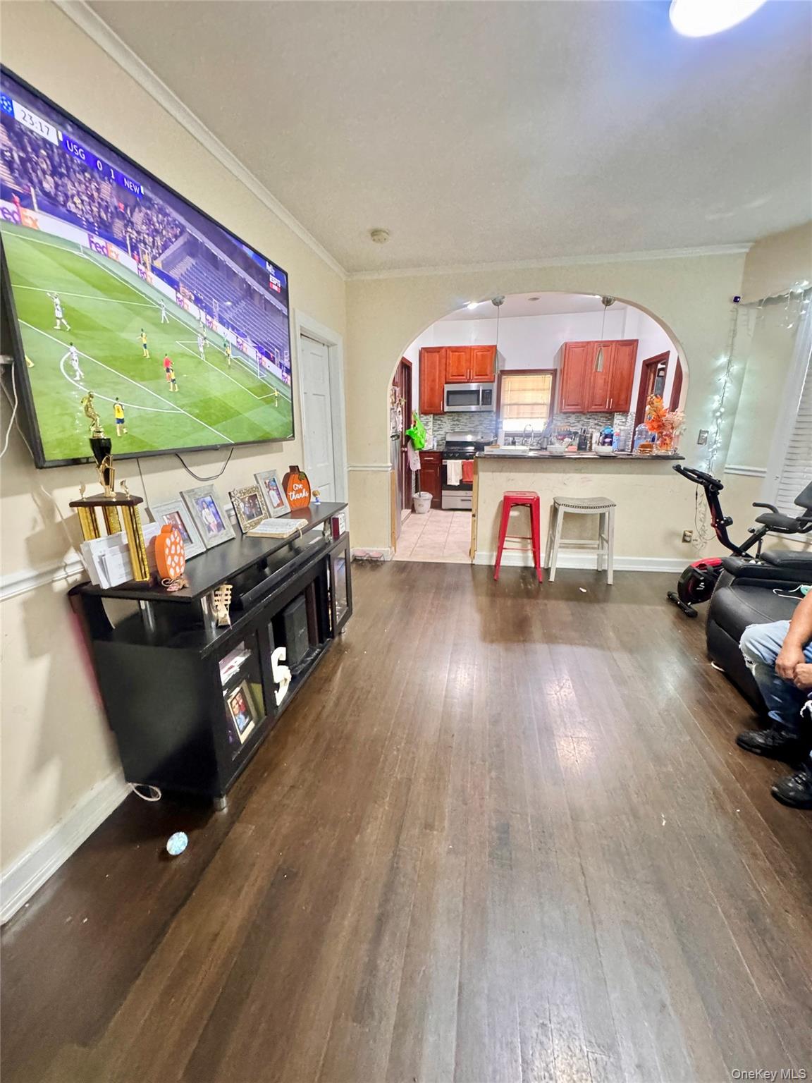 #6 photo, 85-05 91 St, Woodhaven , NY 11421