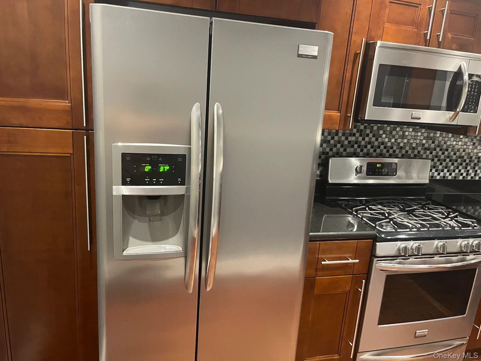 #1 photo, 1270 Whiteplains Road, ब्रोंक्स Bronx , NY 10472