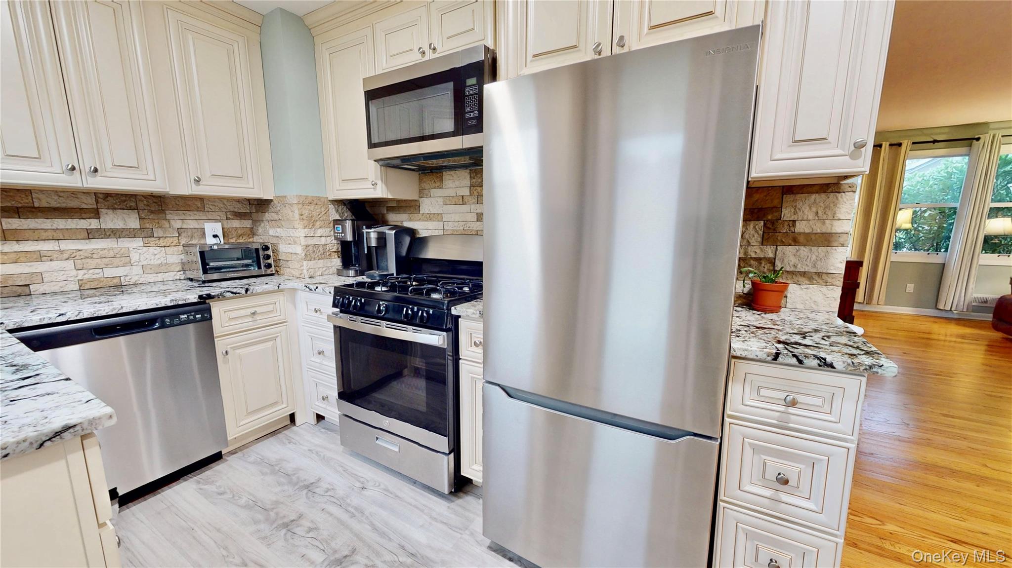 #7 photo, 93 Highway Avenue, Congers , NY 10920