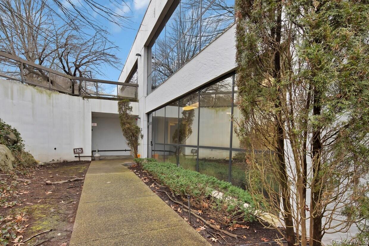 #19 photo, 1 Executive Boulevard, Suffern , NY 10901