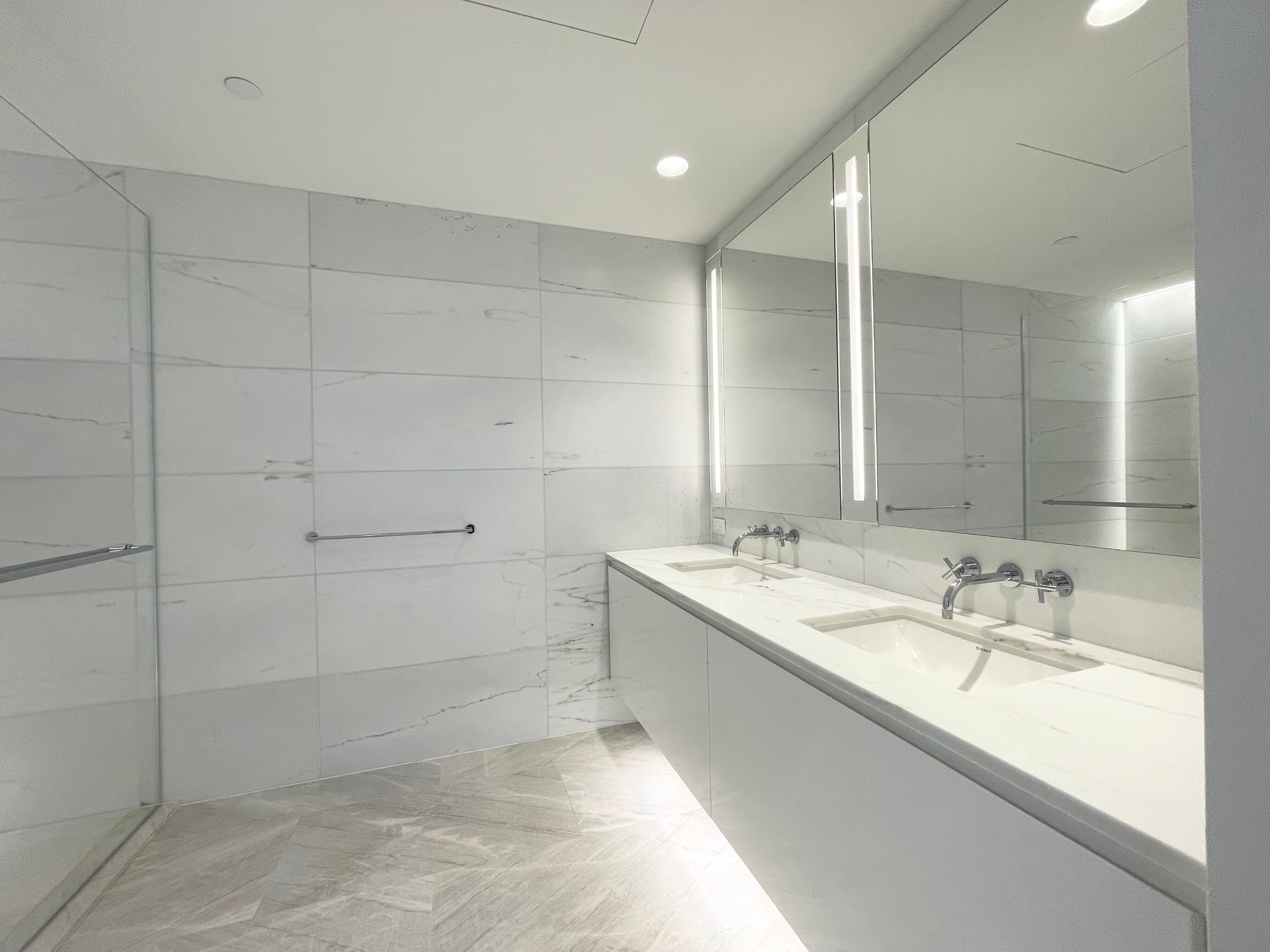 #12 photo, 695 1st Avenue, Murray Hill , NY 10016