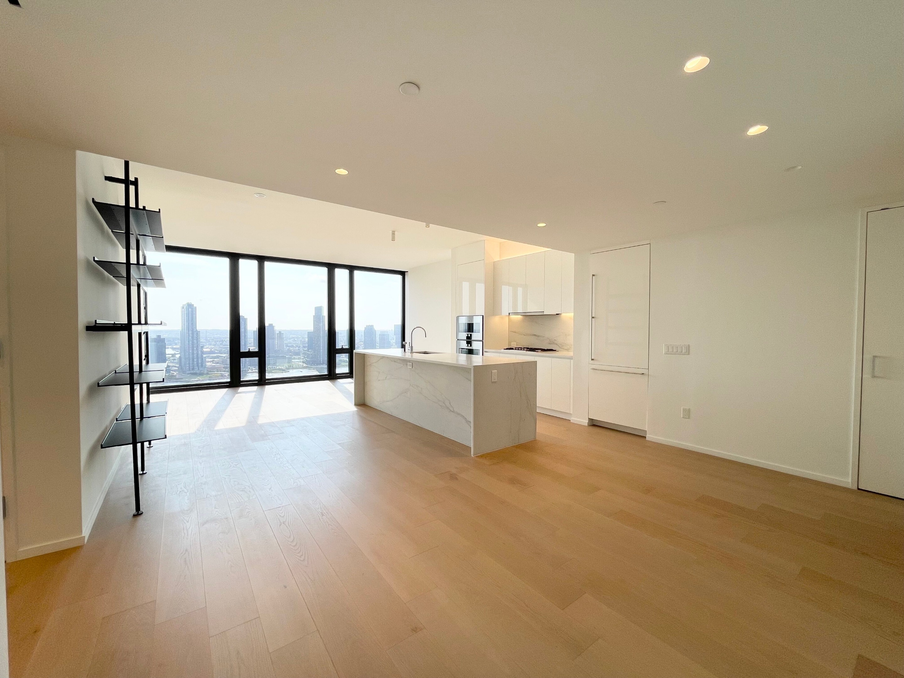 #7 photo, 695 1st Avenue, Murray Hill , NY 10016