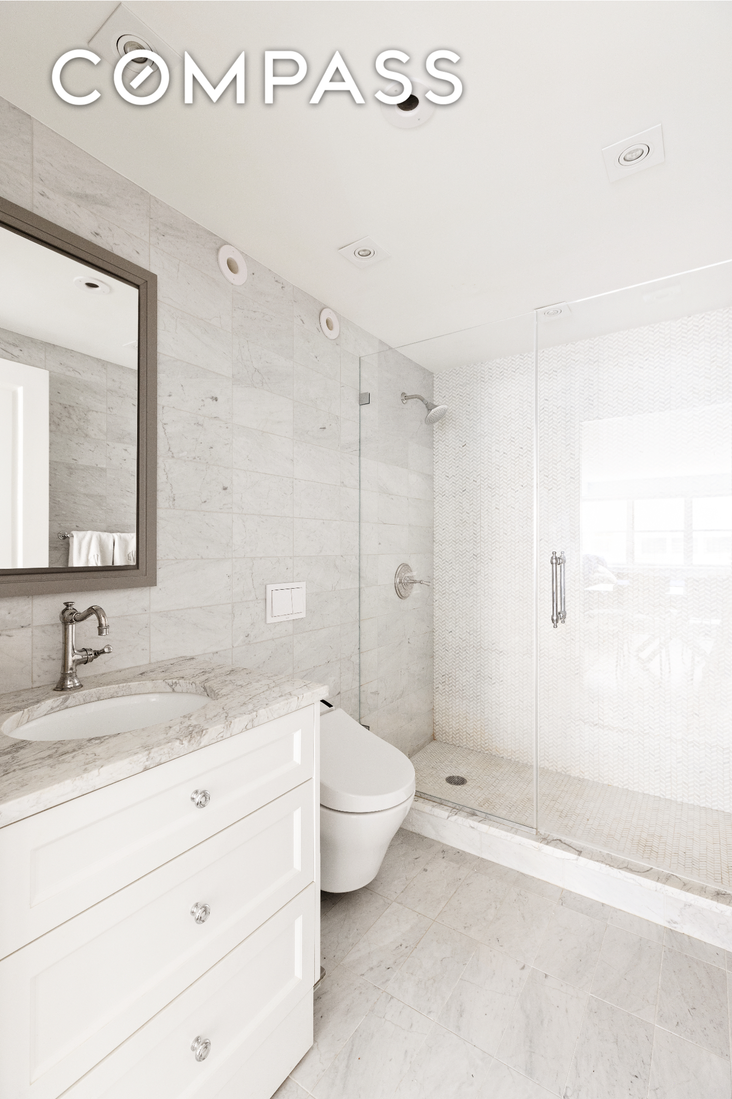 #12 photo, 11 5th Avenue, Greenwich Village , NY 10003